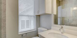 7bed/4bath in West Campus Gallery 15