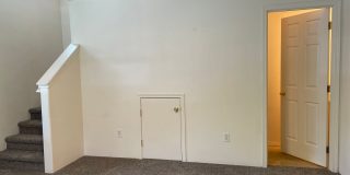 Two Bedroom 3 Bath Duplex-Townhouse in Southwest Medford Gallery 6