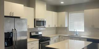 3 Bedroom Townhome with ALL APPLIANCES at a great price!! Gallery 21