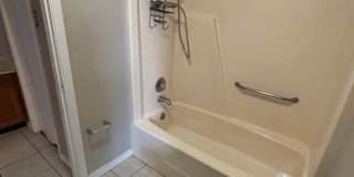 SPACIOUS COZY TOWNHOME IN GATED COMMUNITY Gallery 17