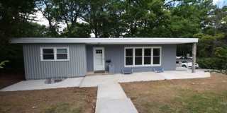 303 Hillcrest Ave - 5 bedroom, 2 bathroom house for 5! 303 Hillcrest Ave - 5 bedroom, 2 bathroom house for 5! Gallery 1