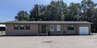 Oakridge Schools- 4505 E. Apple, 3 bedroom home Gallery 1