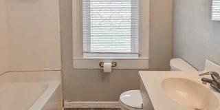 PRELEASING for AUGUST! Close to Campus; In-Unit Washer and Dryer Gallery 15