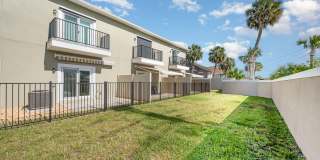 900 PADDLEBOARD CT TOWNHOUSE IN HEART OF MELBOURNE Gallery 24