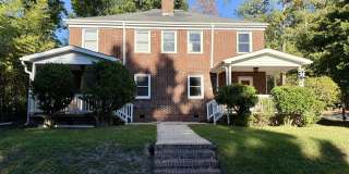 306 N Steele Street Gallery 1