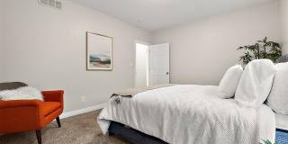 2080 Gladstone, Unit 1 Street Gallery 12