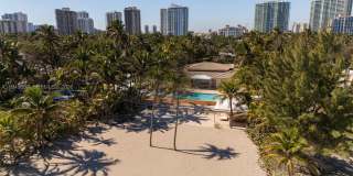205 Ocean Blvd Gallery 4