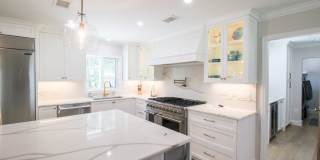 Luxury Annual Rental with Resort-Style Pool on Longboat Key Gallery 28