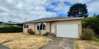 Cozy 2 Bedroom Home with Backyard & Garage Gallery 1
