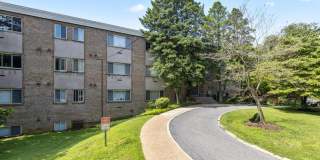 4570 MACARTHUR Boulevard NW Gallery 1