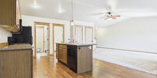 Beautiful 3-Bedroom Condo Near Four Corners Gallery 1