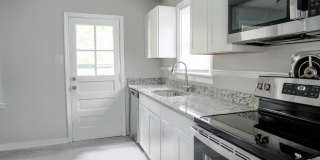 1710 Glenview Road Gallery 6