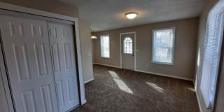 Pet Friendly, no weight/breed restrictions! Detached Garage! Gallery 1