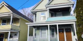 Charming 3BR Duplex in Schenectady Gallery 1