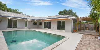 784 Dover Street Gallery 16