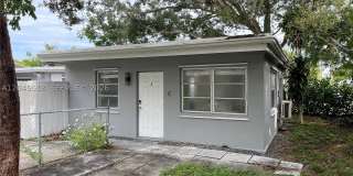325 SW 14th Ct Gallery 1