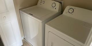 Beautiful 2/2.5 in Desirable Arrowood Community Gallery 9