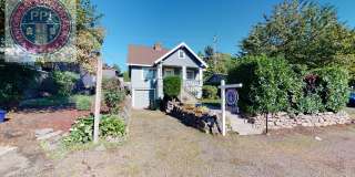 Lake Oswego First Addition - Craftsman Style, Across From George Roger's Park Gallery 1