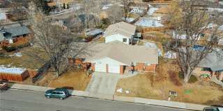 2 Bedroom 2 Bath Townhome w/ large 2 car garage - Freshly remodeled - Available Now Gallery 34