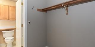 Top Floor 2bed/1.25bath Condo w/Secure Parking Gallery 11