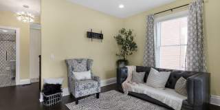 1756 Oak Street Gallery 5