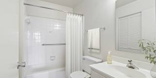 Affordable Housing - Eastchester Ridge Apartments Gallery 23