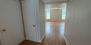 Lawrence-Fort Ben-Oaklandon 3 Bedroom and 2.5 Bathroom Gallery 3