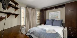 2215 Linwood St. Gallery 8