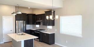 Townhome w/ All the Bells and Whistles! Gallery 6