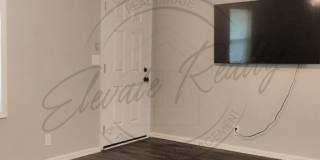Second Floor One Bedroom Updated Apartment with Laundry Hook Ups! Gallery 8