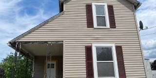 3 Bed / 1 Bath Spacious Layout with Walk-In Closet & First-Floor Laundry! 3 Bed / 1 Bath Spacious Layout with Walk-In Closet & First-Floor Laundry! Gallery 1