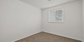 Charming townhome centrally located with great access to the Greenbelt and BSU! Gallery 12