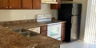 3 Bedroom, 1 bathroom Duplex Winter Haven! Gallery 4
