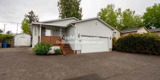 Bright Two Bedroom Home in Oak Grove! Gallery 1
