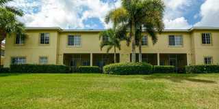 Lakeside Village Townhouse 2 Bedroom 2.5 Bath Available for Short-Term Rental Gallery 1