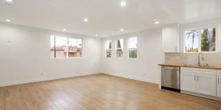 443 N Heliotrope Dr Gallery 17