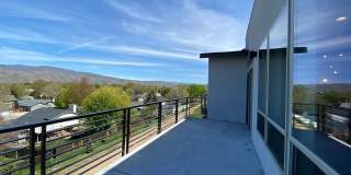 Close to Micron, 3 Bedroom 3 bath w/ a Million Dollar View! Gallery 31