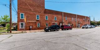 2 bed/2 bath unit in Downtown Augusta, with washer & dryer! 2 bed/2 bath unit in Downtown Augusta, with washer & dryer! Gallery 1