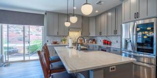 Beautiful 5 Bedroom Home- One Level and Private Pool Gallery 15