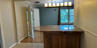4 Bedroom, 2 Bathroom Home near Louisiana & Osuna Gallery 7