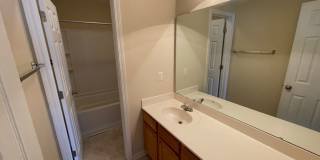 Beautiful 2 bed 2.5 bath brick townhome in Apex Gallery 18