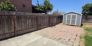 Welcome to your future home! Beautiful 3-bedroom, 2-bathroom house - Don't Miss out Gallery 27