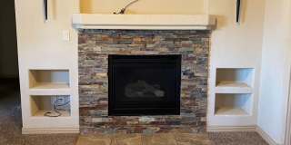 Beautiful Home with a Den Gallery 4