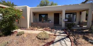 Beautiful home near UNM/CNM. 3 Bedroom 2 bath Gallery 1