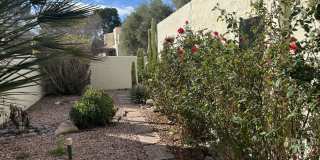 Spacious 3 Bed/2 Bath Townhouse w/ an Office in Northeast Tucson! Gallery 3
