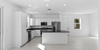 4404 Longwood Lake Square Gallery 19