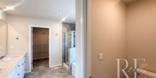 Spacious 5-Bedroom Home with Modern Layout, Natural Light & Park Access Gallery 23