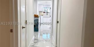 2457 Collins Ave Gallery 3