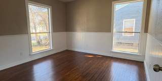 Amazing 2 bedroom/1 bath house with laundry room! Gallery 15