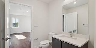 Graduate Pointe Gallery 153